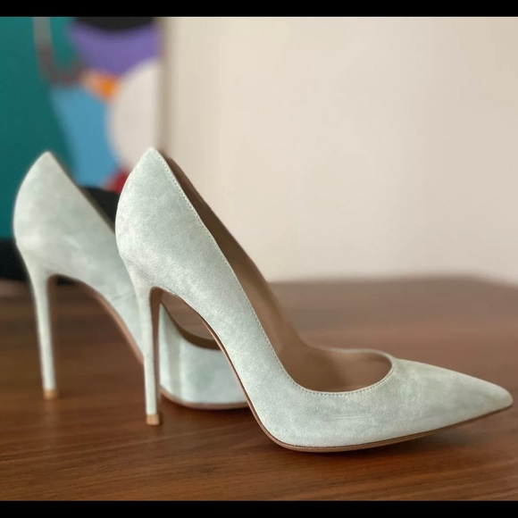 GORGEOUS! Gianvito Rossi Mint Suede Pointed Toe Heels Pumps sz 38 - Picture 5 of 7